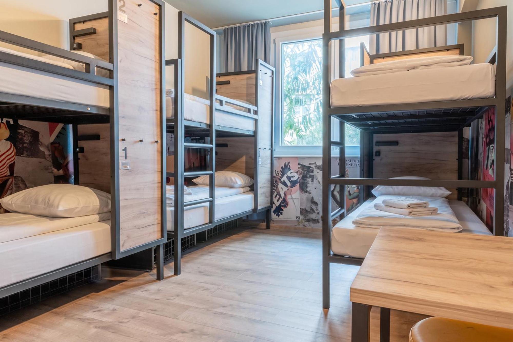 Bed 6-Bed Mixed Dormitory Room